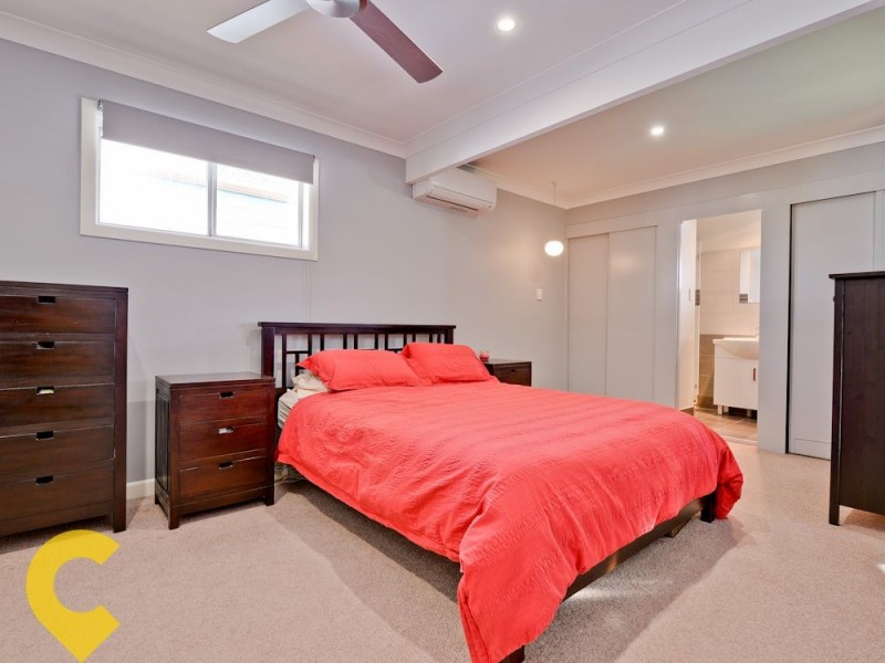 21 Samantha Street, Wynnum West QLD 4178