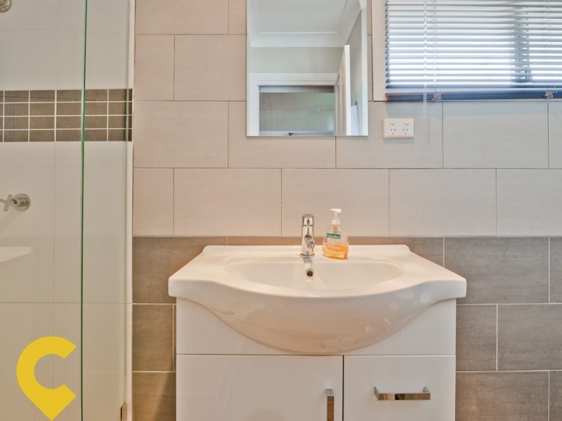 21 Samantha Street, Wynnum West QLD 4178