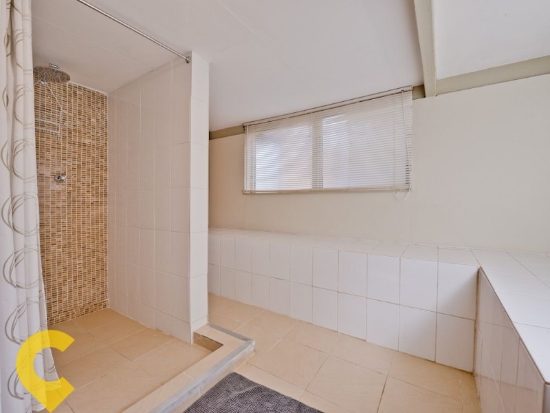 21 Samantha Street, Wynnum West QLD 4178
