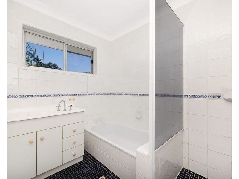 18 Vortigern Street, Carindale QLD 4152