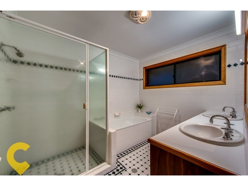 15 Panorama Place, Mount Ommaney QLD 4074