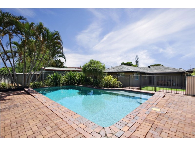 8 Buttercup Street, Mansfield QLD 4122