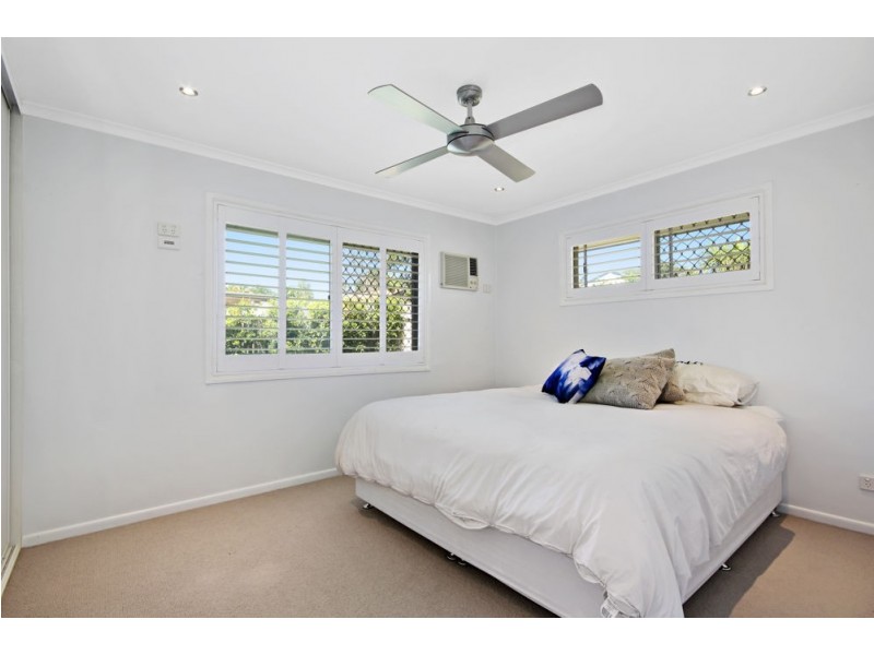 8 Buttercup Street, Mansfield QLD 4122