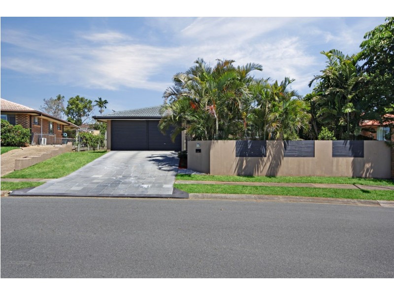 8 Buttercup Street, Mansfield QLD 4122