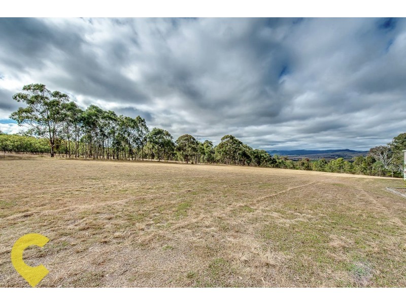10 Golf Club Lane, Loch Lomond QLD 4370
