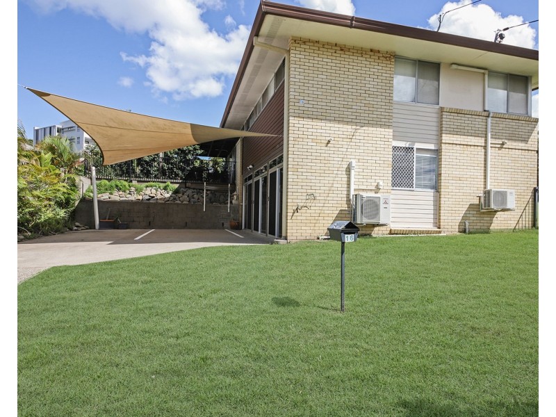 16 Omeo Street, Macgregor QLD 4109