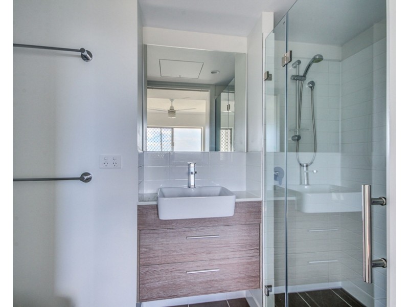 202/26 Macgroarty Street, Coopers Plains QLD 4108