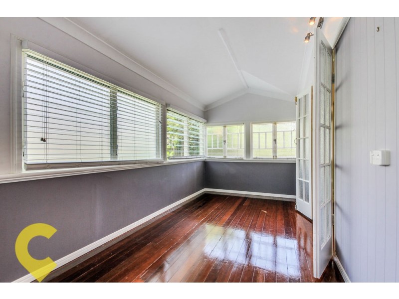 334 Bennetts Rd, Norman Park QLD 4170