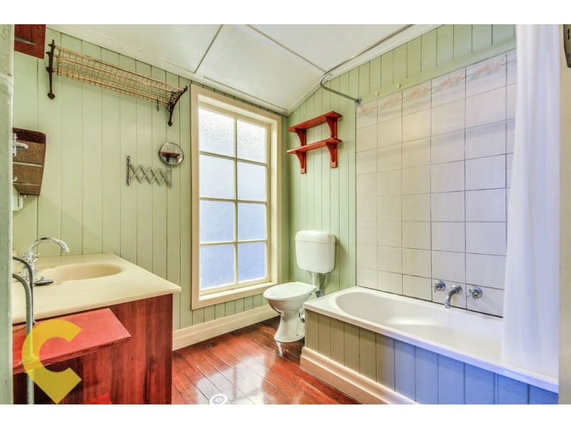 334 Bennetts Rd, Norman Park QLD 4170