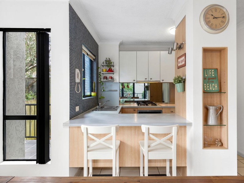 1/11-15 Kitchener Street, Coorparoo QLD 4151