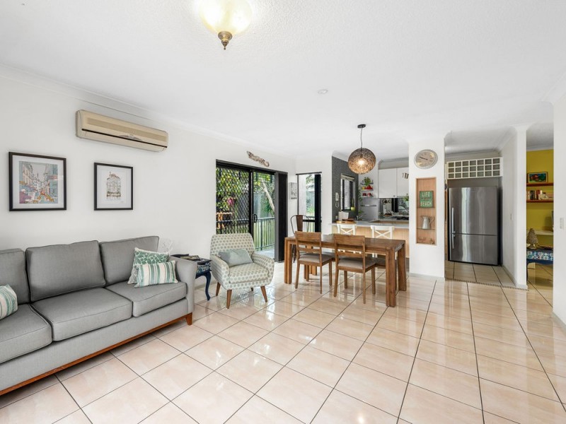 1/11-15 Kitchener Street, Coorparoo QLD 4151