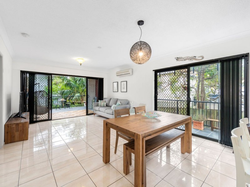 1/11-15 Kitchener Street, Coorparoo QLD 4151