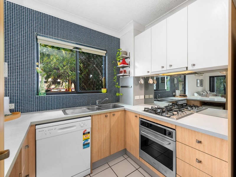 1/11-15 Kitchener Street, Coorparoo QLD 4151