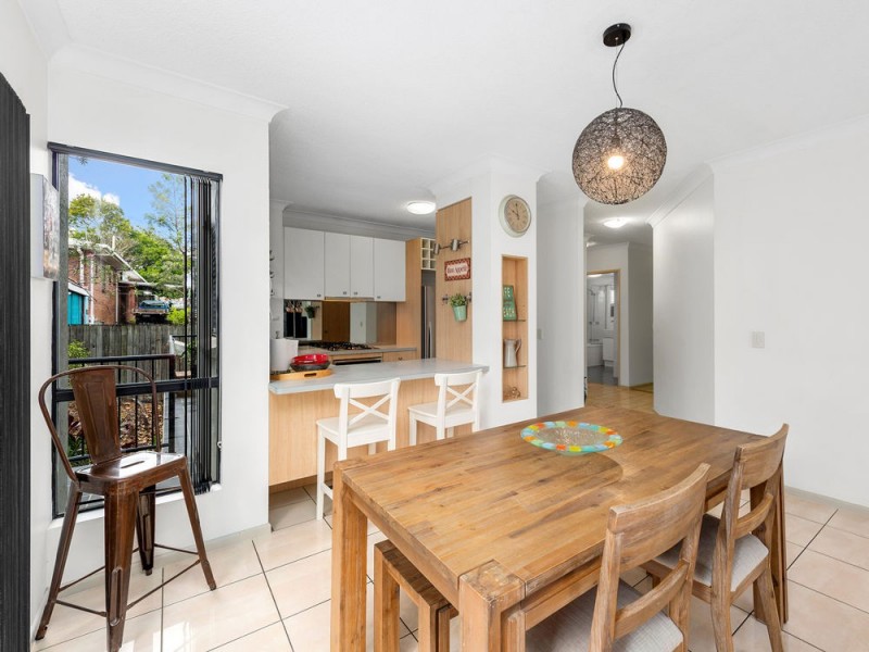 1/11-15 Kitchener Street, Coorparoo QLD 4151