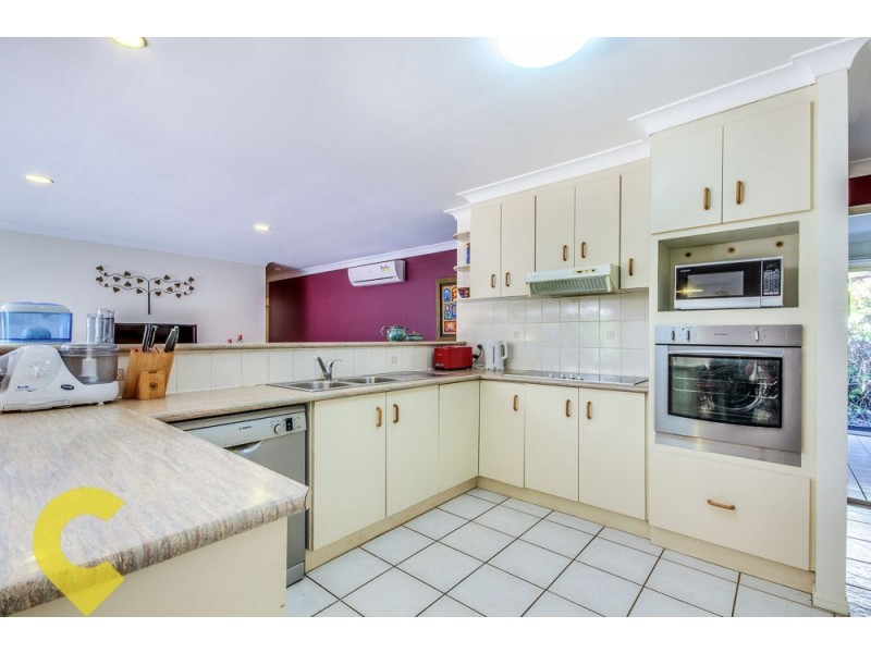 8 Marissa Close, Mansfield QLD 4122