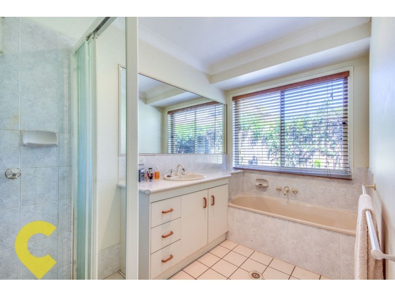 8 Marissa Close, Mansfield QLD 4122