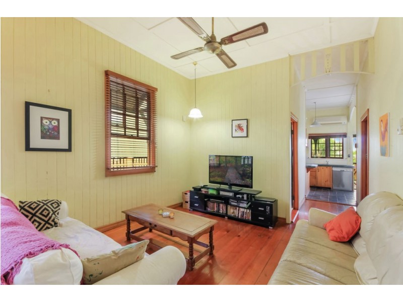 63 Agnew Street, Norman Park QLD 4170