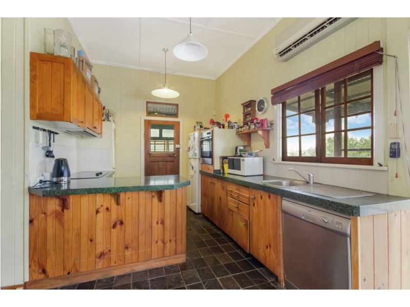 63 Agnew Street, Norman Park QLD 4170