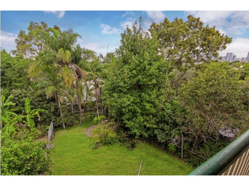 63 Agnew Street, Norman Park QLD 4170