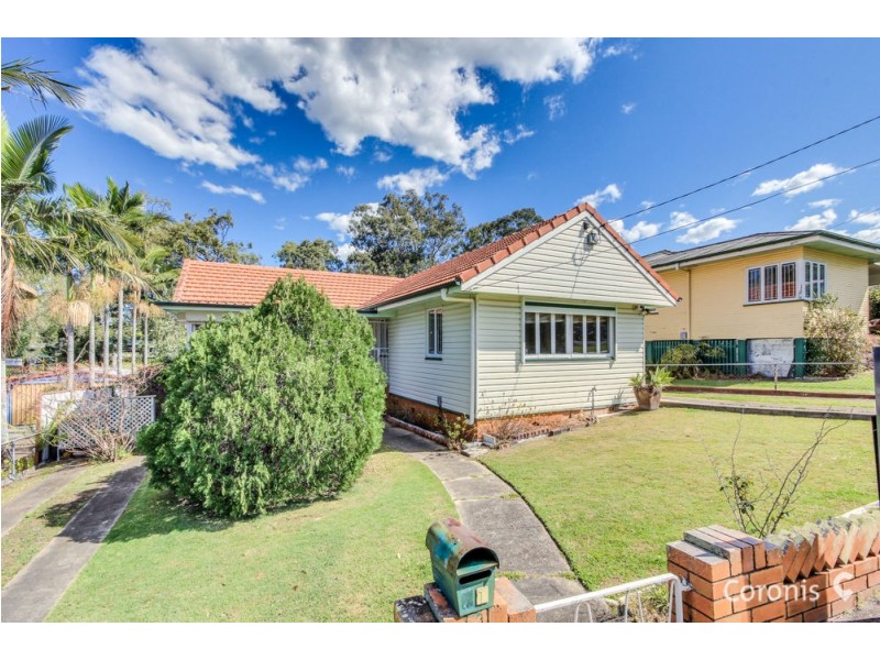 11 RISLEY STREET, Carina QLD 4152