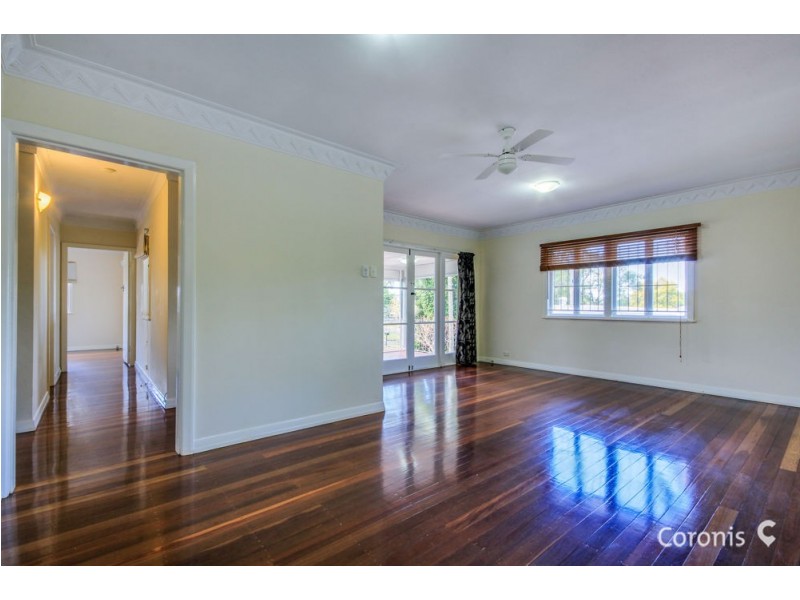 11 RISLEY STREET, Carina QLD 4152