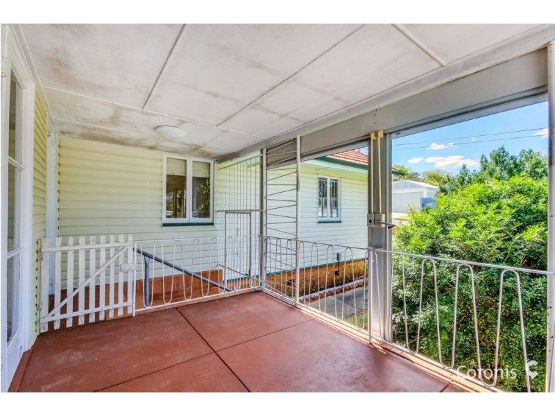 11 RISLEY STREET, Carina QLD 4152