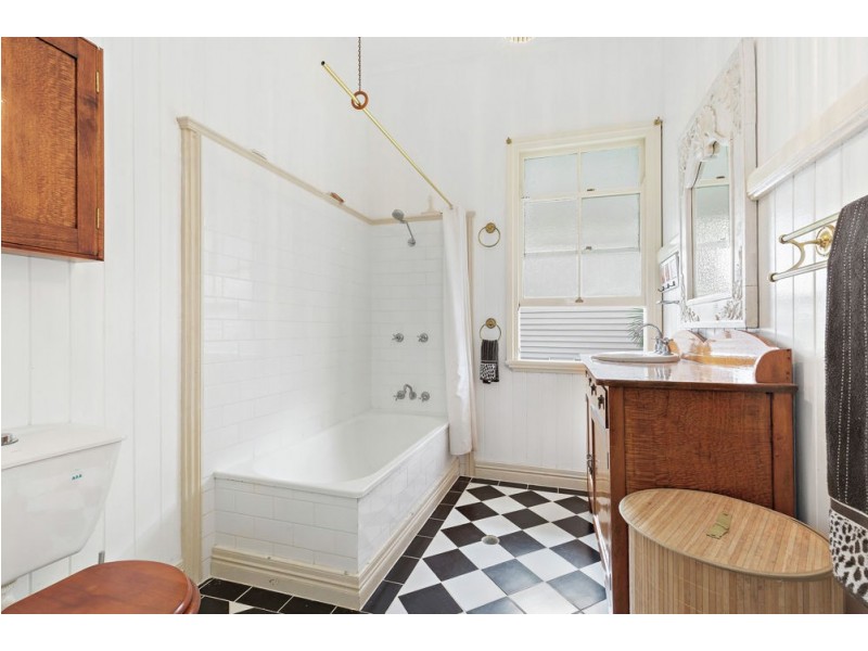 41 Gallipoli Road, Carina Heights QLD 4152