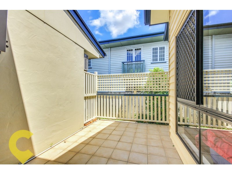 2/101 Sir Fred Schonell Drive, St Lucia QLD 4067