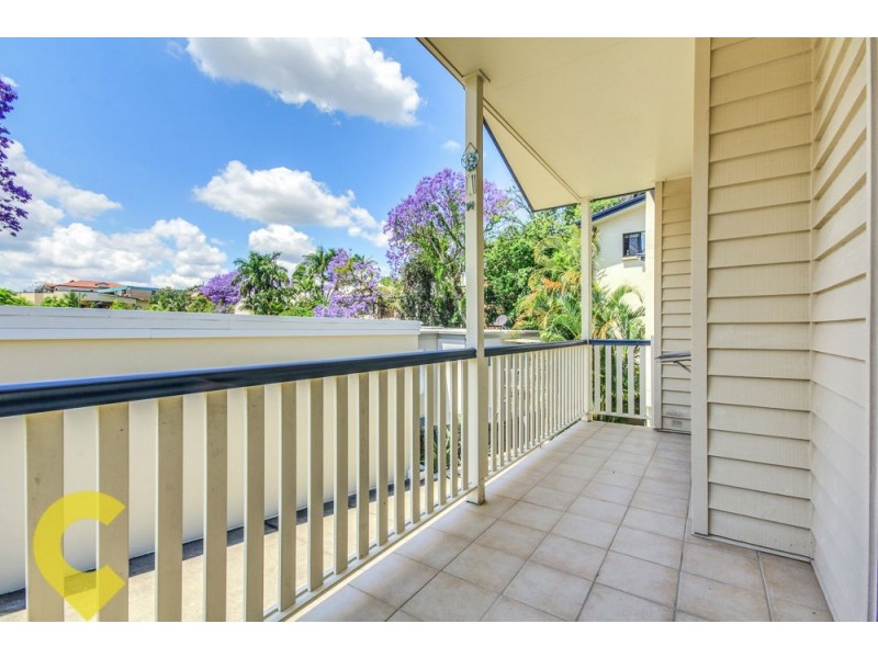 2/101 Sir Fred Schonell Drive, St Lucia QLD 4067