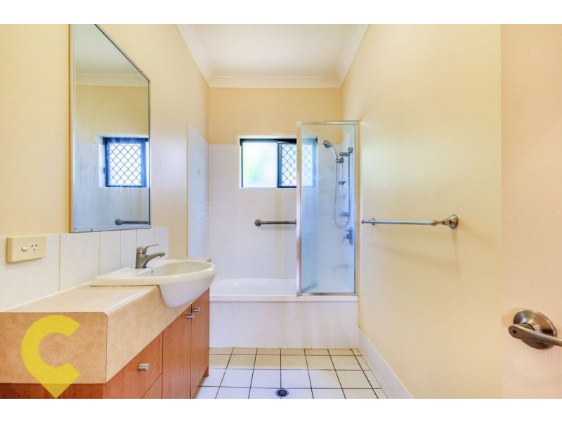 2/101 Sir Fred Schonell Drive, St Lucia QLD 4067