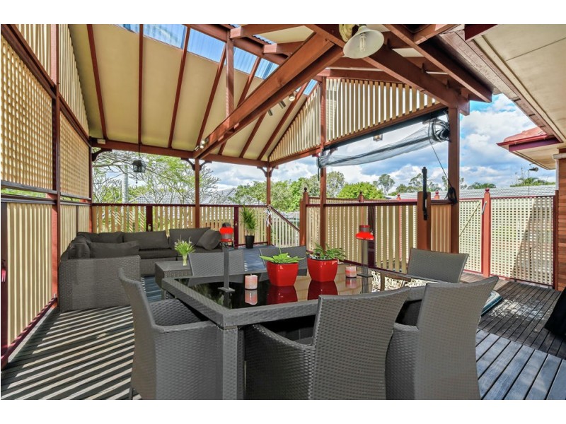 30 Stimpson Street, Fairfield QLD 4103