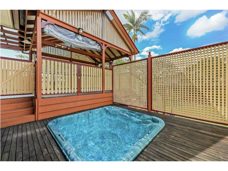 30 Stimpson Street, Fairfield QLD 4103