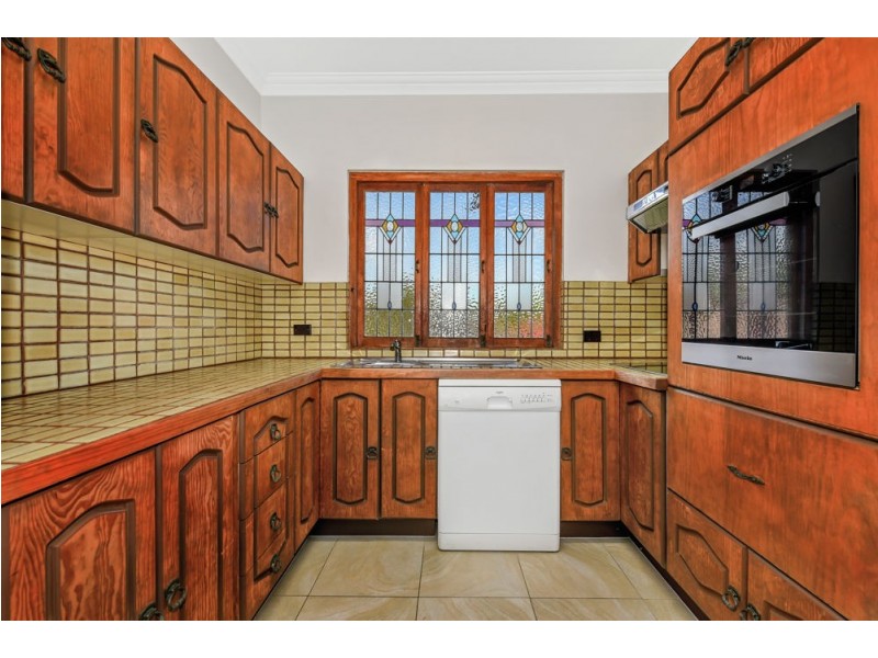 30 Stimpson Street, Fairfield QLD 4103