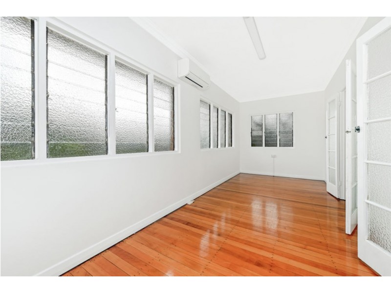 30 Stimpson Street, Fairfield QLD 4103