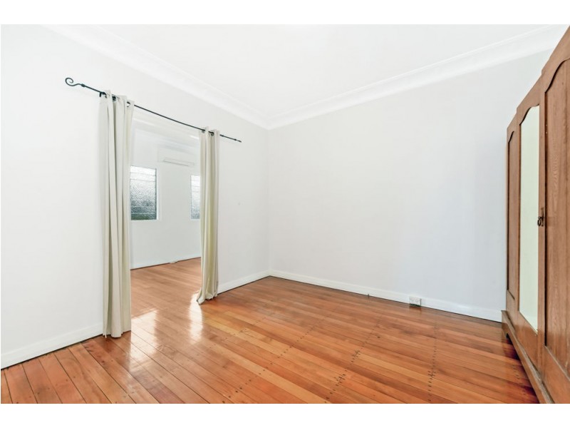 30 Stimpson Street, Fairfield QLD 4103