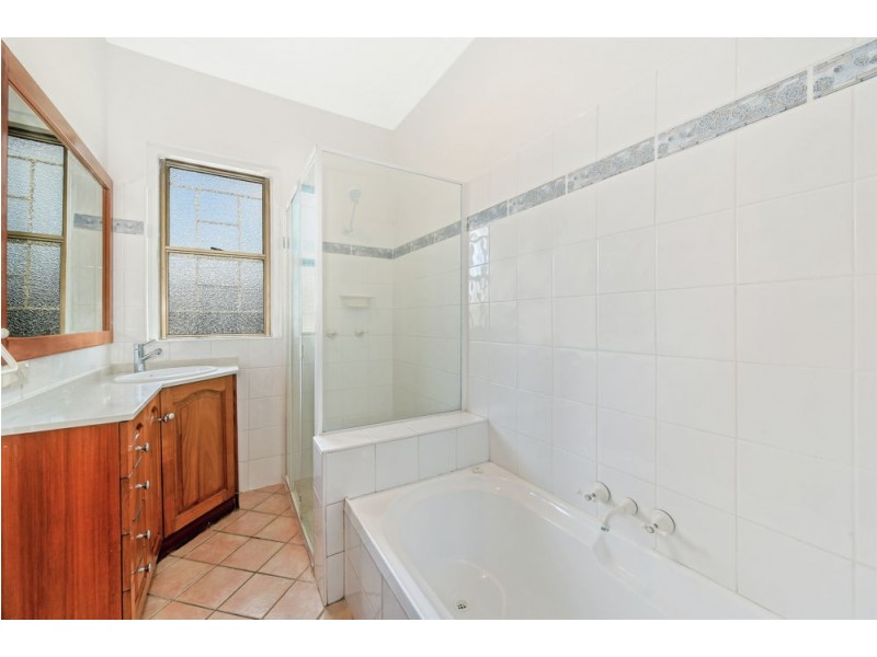 30 Stimpson Street, Fairfield QLD 4103