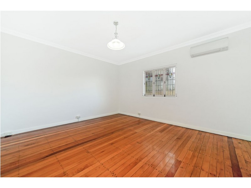 30 Stimpson Street, Fairfield QLD 4103