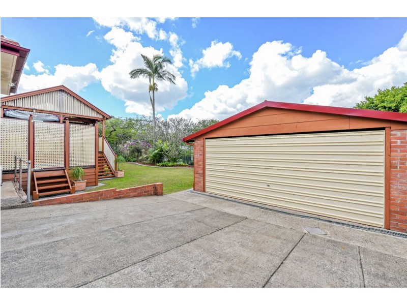 30 Stimpson Street, Fairfield QLD 4103