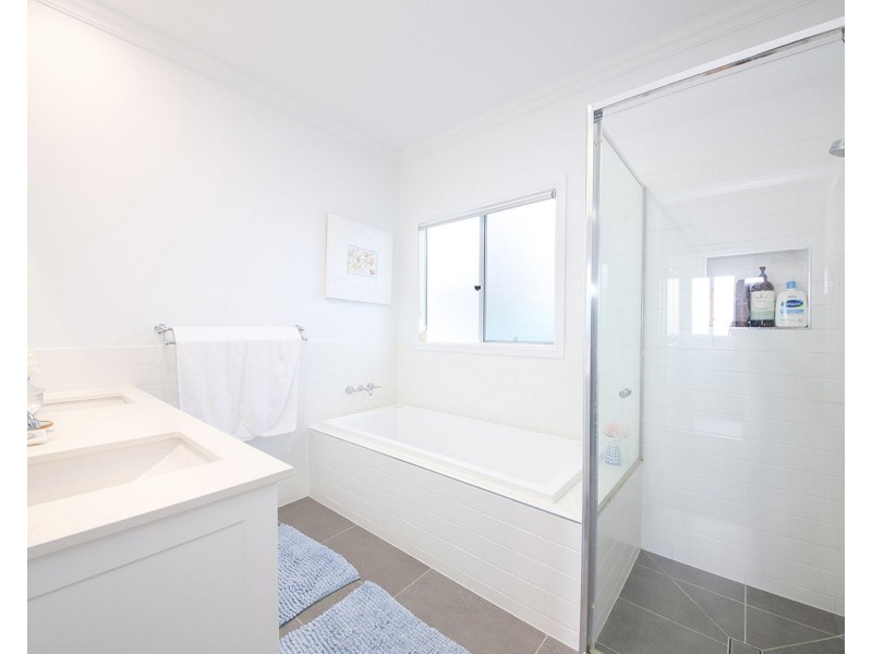 96 Mons Road, Carina Heights QLD 4152