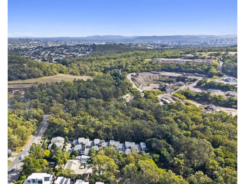 284 Pine Mountain Road, Carina Heights QLD 4152