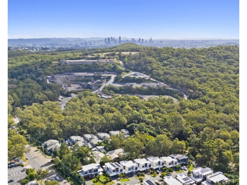 284 Pine Mountain Road, Carina Heights QLD 4152