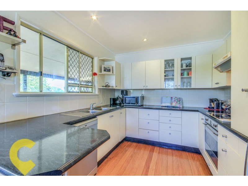 26 David Road, Holland Park QLD 4121