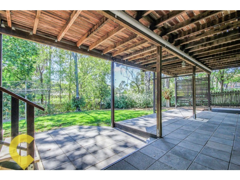 26 David Road, Holland Park QLD 4121