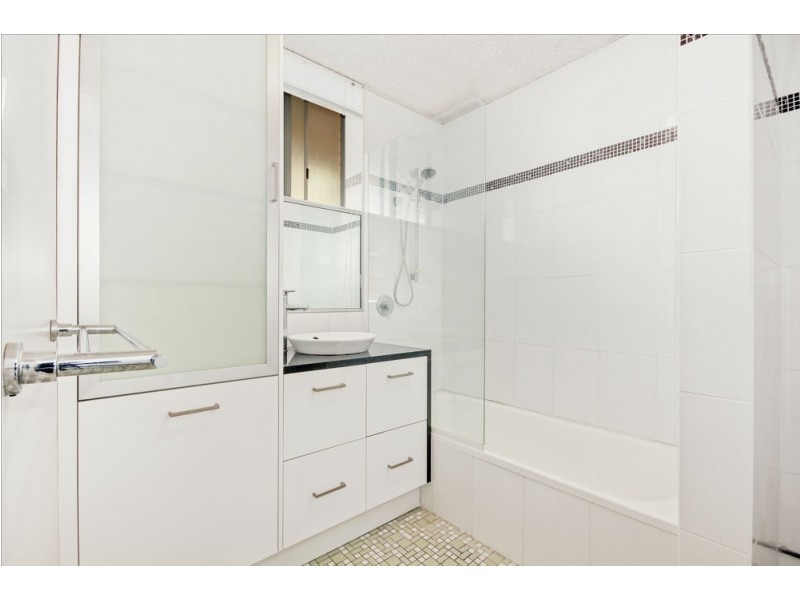 2/51 Burrai Street, Morningside QLD 4170