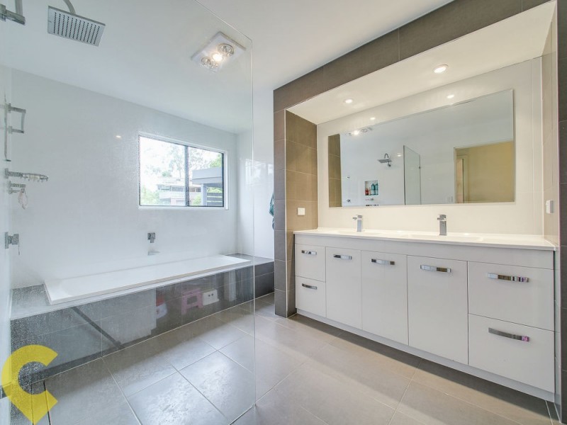 14 Passchendaele Street, Tarragindi QLD 4121