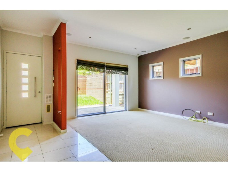 2/71 Anzac Road, Carina QLD 4152