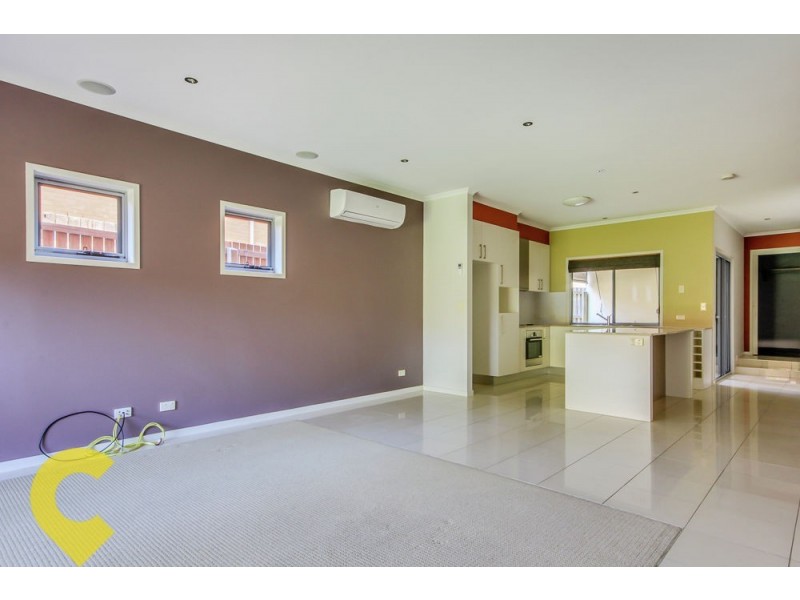 2/71 Anzac Road, Carina QLD 4152