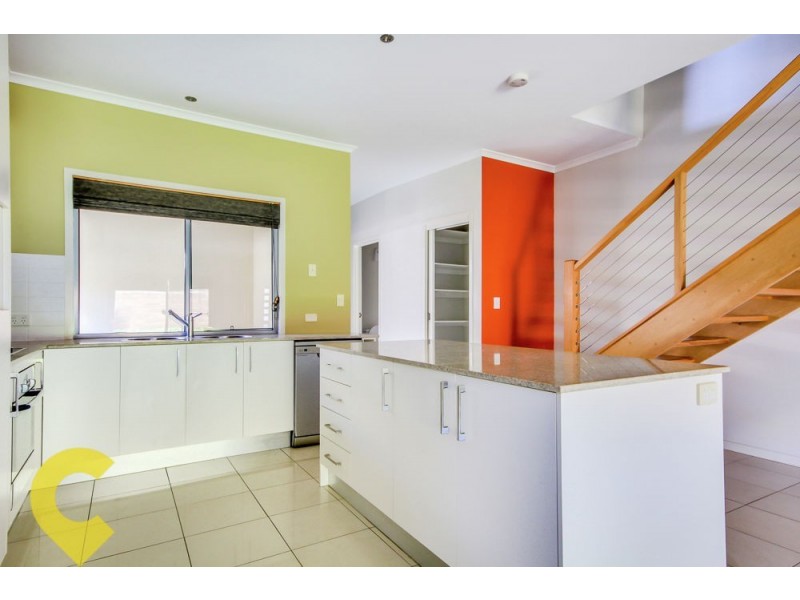 2/71 Anzac Road, Carina QLD 4152