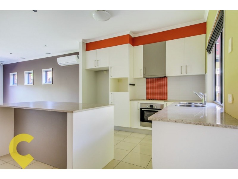 2/71 Anzac Road, Carina QLD 4152