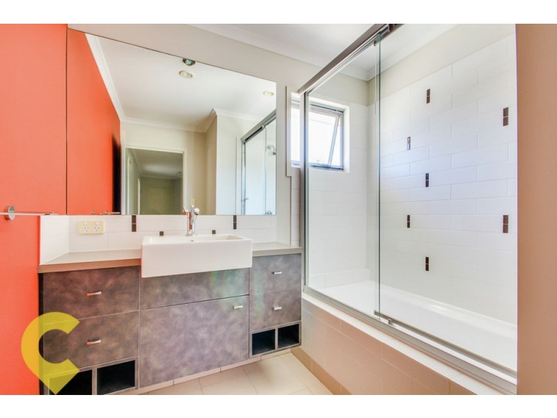 2/71 Anzac Road, Carina QLD 4152